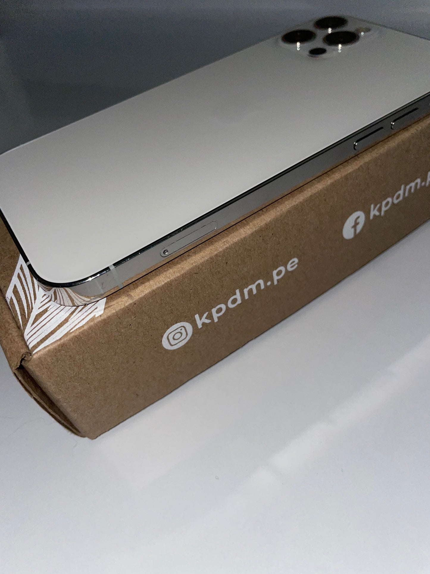 iPhone 12 Pro Silver 128GB - Condición batería: 84%